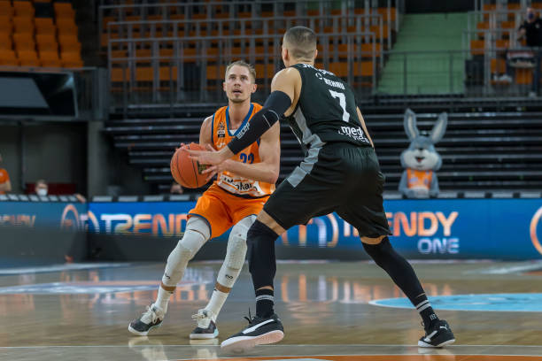 马在进攻端 马在进攻端